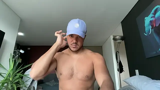 Snapshot of highlatin_guysoficial chatting on June 2026 11:45:02 AM highlatin guysoficial online show from June 2026 11:45:02 AM