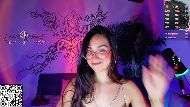 Snapshot of Emmi_Roberts chatting on May 2026 12:40:02 AM Emmi Roberts online show from May 2026 12:40:02 AM