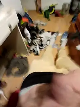 Snapshot of kredazzbigdick chatting on November 2025 04:47:02 AM kredazzbigdick online show from November 2025 04:47:02 AM