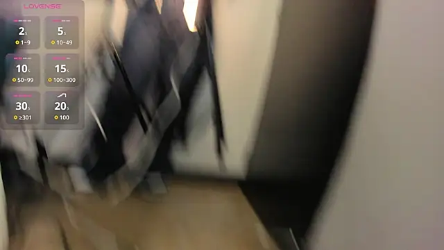 Pretty Johnson  online show from September 2025 12:39:01 PM