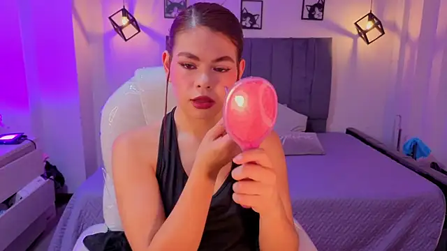 Snapshot of Pretty_Johnson_ chatting on June 2026 04:06:01 AM Pretty Johnson online show from June 2026 04:06:01 AM