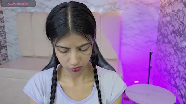 Snapshot of _Kitty_v chatting on February 2026 01:05:01 PM Kitty v online show from February 2026 01:05:01 PM