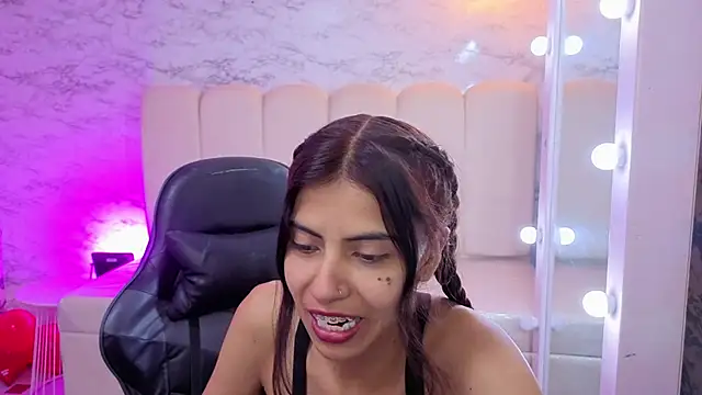 Snapshot of _Kitty_v chatting on February 2026 01:16:02 AM Kitty v online show from February 2026 01:16:02 AM