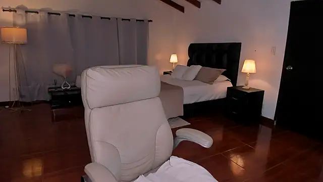 karla hill 28 online show from December 2025 03:12:01 AM