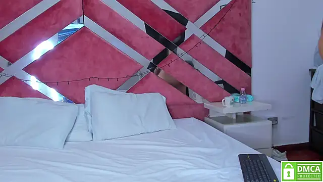 Hanna Evans   online show from March 2025 07:13:02 AM