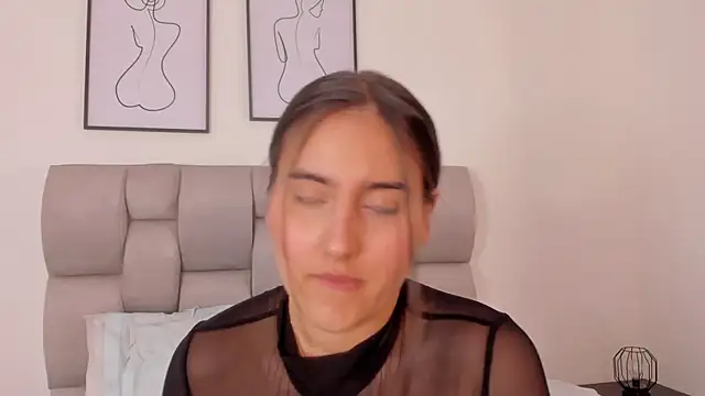 Hanna Evans   online show from September 2025 03:55:02 PM