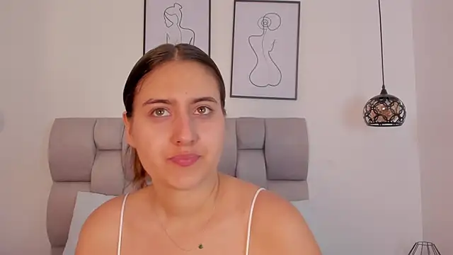 Hanna Evans   online show from October 2025 12:26:02 PM