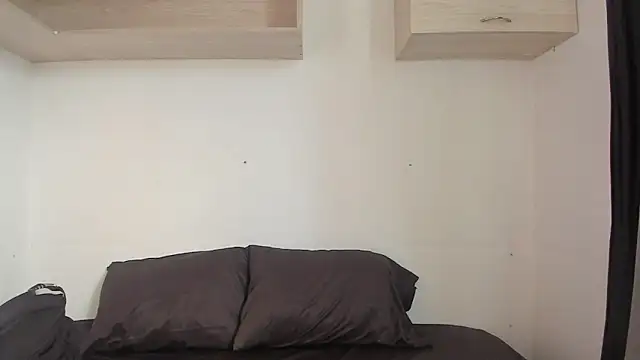 Snapshot of Hanna_Evans__ chatting on June 2026 12:14:02 PM Hanna Evans online show from June 2026 12:14:02 PM