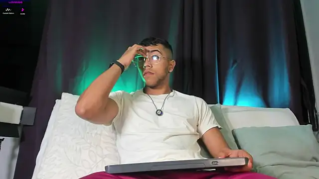 Colstorw  online show from December 2025 10:24:02 AM