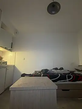Snapshot of Renoirmonter chatting on May 2026 08:05:02 PM Renoirmonter online show from May 2026 08:05:02 PM