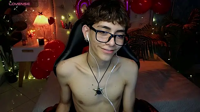 Matty Sparkk online show from March 2026 01:28:01 PM