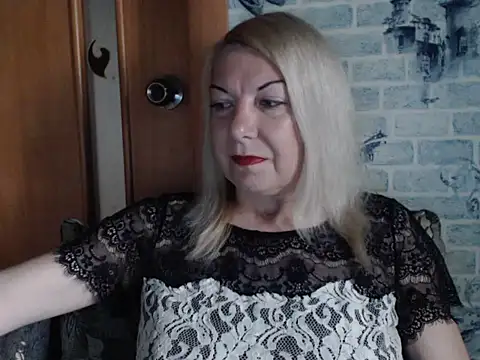Snapshot of Lillia_Ray chatting on June 2026 02:33:01 PM Lillia Ray online show from June 2026 02:33:01 PM