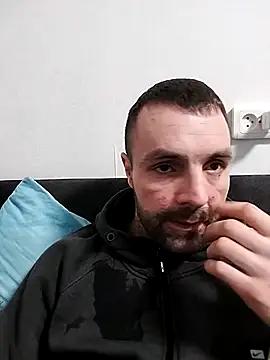 MaksDzubaV online show from April 2026 05:32:02 PM