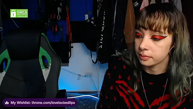 Snapshot of lovelockedlips chatting on May 2026 05:54:02 PM lovelockedlips online show from May 2026 05:54:02 PM