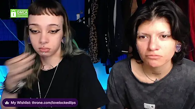 Snapshot of lovelockedlips chatting on June 2026 12:43:01 PM lovelockedlips online show from June 2026 12:43:01 PM