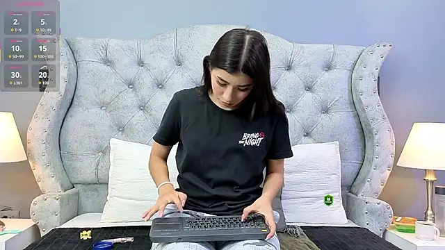 Lili Opal online show from February 2026 12:20:01 PM