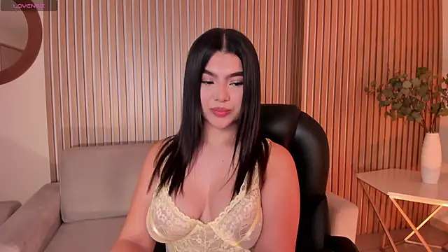 CandaseRussell online show from November 2025 01:22:01 AM