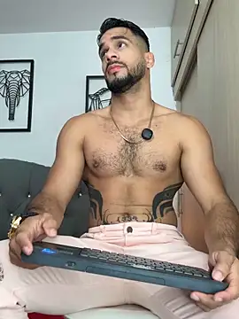 Maximiliano ford online show from November 2025 10:26:01 AM