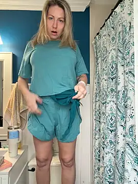 LittleMsMILF online show from March 2026 06:56:02 PM