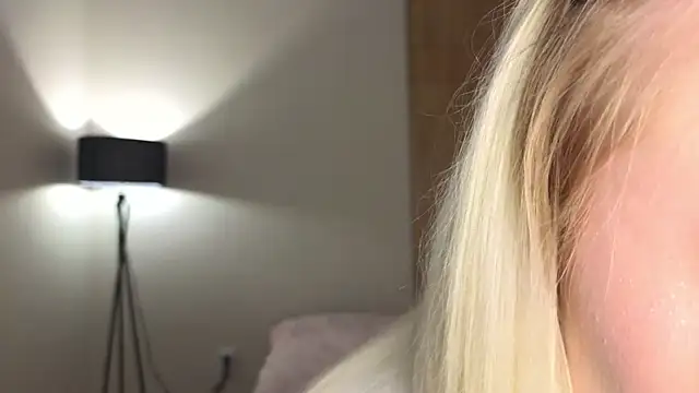 Snapshot of minigirl chatting on February 2026 04:08:01 PM minigirl online show from February 2026 04:08:01 PM