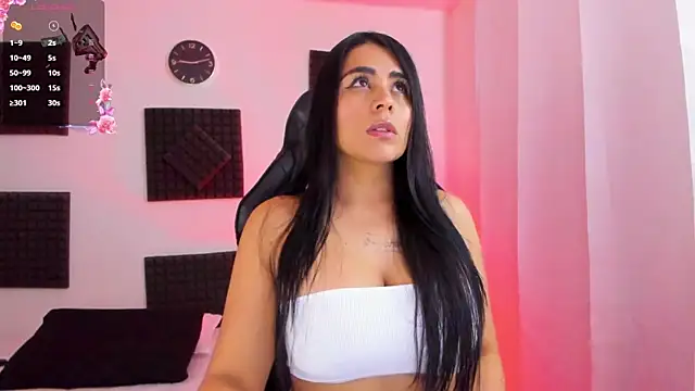 hannarusso online show from October 2025 02:12:01 PM