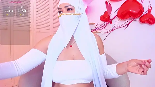 Layla arabelle online show from February 2026 08:38:01 PM