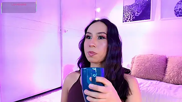 Snapshot of Valen_ross_ chatting on June 2026 09:53:02 PM Valen ross online show from June 2026 09:53:02 PM