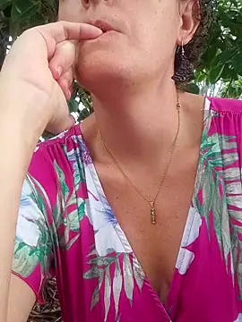 emiliemilf online show from March 2026 07:08:01 PM