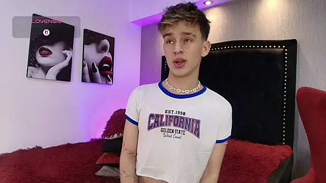 LiamWildx20 online show from November 2025 05:06:02 AM