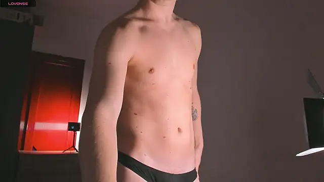 RobFavorite1 online show from December 2025 07:32:01 PM