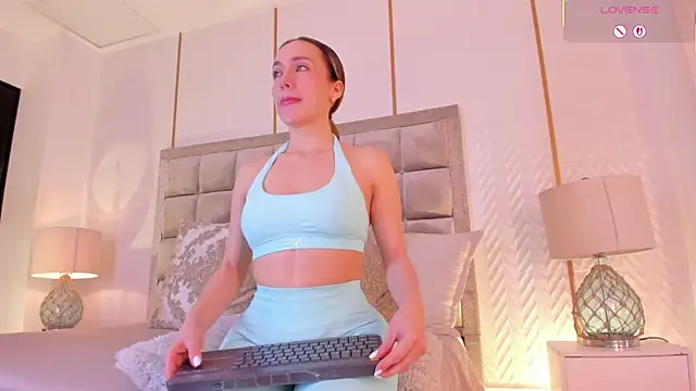 laurencarter1 online show from November 2025 03:29:02 AM