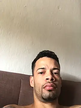 HenriquePhn online show from June 2026 11:38:02 AM