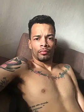 HenriquePhn online show from June 2026 01:01:01 PM