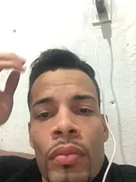 HenriquePhn online show from June 2026 12:32:01 AM