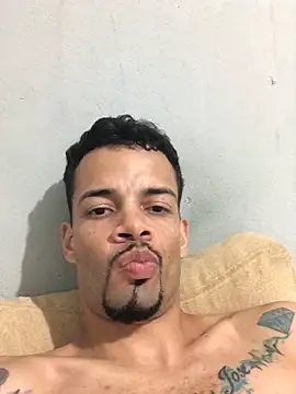 HenriquePhn online show from July 2026 03:04:01 AM