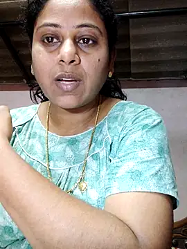 Snapshot of JENNIFERtamil chatting on April 2026 07:42:02 AM JENNIFERtamil online show from April 2026 07:42:02 AM