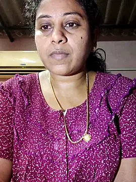 Snapshot of JENNIFERtamil chatting on May 2026 07:37:02 AM JENNIFERtamil online show from May 2026 07:37:02 AM