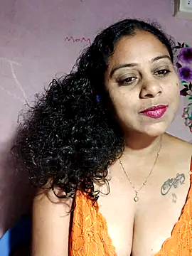 Snapshot of JENNIFERtamil chatting on May 2026 06:39:01 PM JENNIFERtamil online show from May 2026 06:39:01 PM