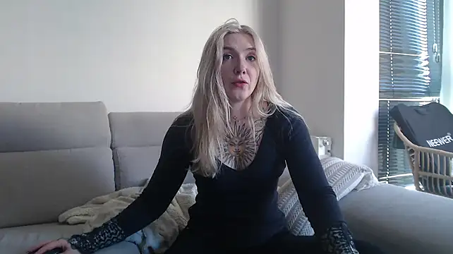 tattoobbgirl online show from October 2025 11:51:02 AM