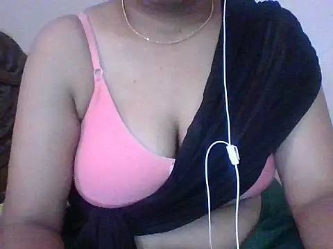 Snapshot of snehashreyatamil chatting on October 2025 07:49:02 AM snehashreyatamil online show from October 2025 07:49:02 AM