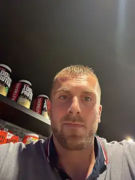 Snapshot of trainwithme chatting on May 2026 01:30:01 PM trainwithme online show from May 2026 01:30:01 PM