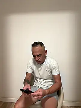 mateocali25 online show from May 2026 09:23:02 PM