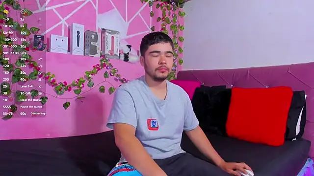  mia and mike  online show from March 2025 11:33:02 AM