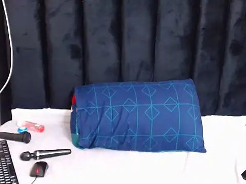 AriesCake online show from March 2025 10:26:01 PM