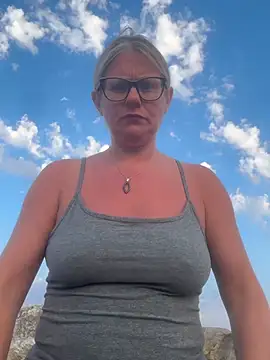 lady gloria69 online show from June 2026 07:16:02 PM