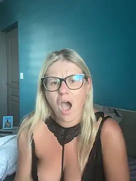 lady gloria69 online show from July 2026 04:29:01 AM
