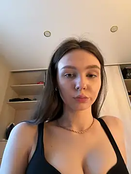 MilaBee online show from March 2025 12:14:02 PM