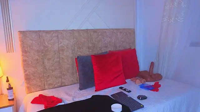 Snapshot of angelinarouse_ chatting on May 2026 03:55:02 AM angelinarouse online show from May 2026 03:55:02 AM