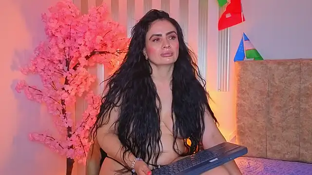 Snapshot of angelinarouse_ chatting on July 2026 08:18:01 AM angelinarouse online show from July 2026 08:18:01 AM