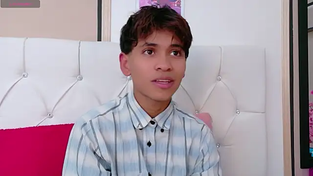 Ethan Westt online show from April 2026 08:31:01 PM